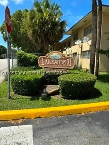 15629 SW 73 Cir Terrace Miami FL 33193