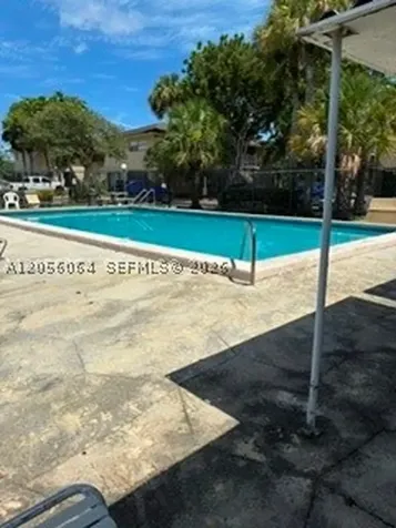 15629 SW 73 Cir Terrace Miami FL 33193