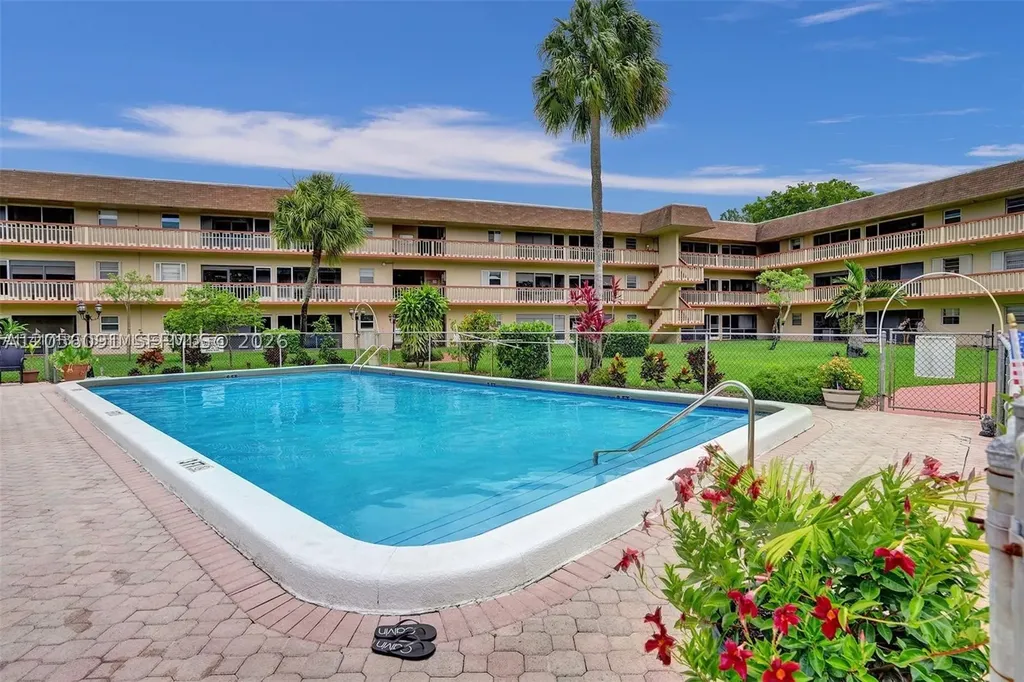 5300 Washington Street Hollywood FL 33021