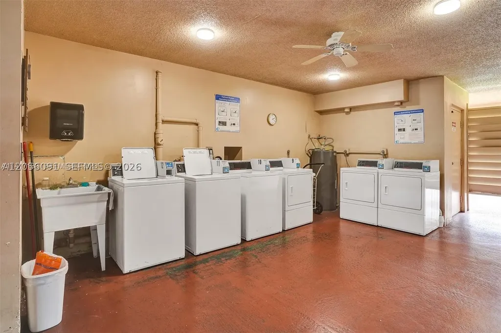 5300 Washington Street Hollywood FL 33021
