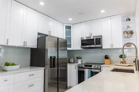 935 NE 164th Street North Miami Beach FL 33162