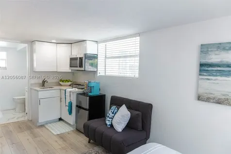 935 NE 164th Street North Miami Beach FL 33162