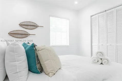 935 NE 164th Street North Miami Beach FL 33162