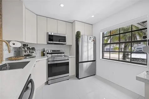 10372 NW 3rd Street Pembroke Pines FL 33026