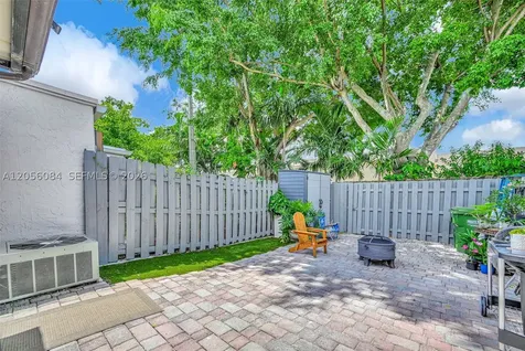 10372 NW 3rd Street Pembroke Pines FL 33026