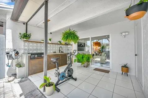10372 NW 3rd Street Pembroke Pines FL 33026
