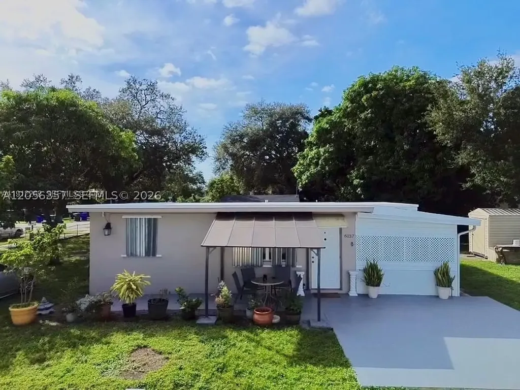 6137 Garfield Street Hollywood FL 33024