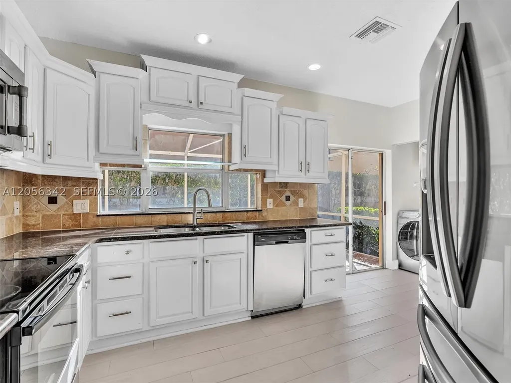 11407 Lakeview Drive Coral Springs FL 33071