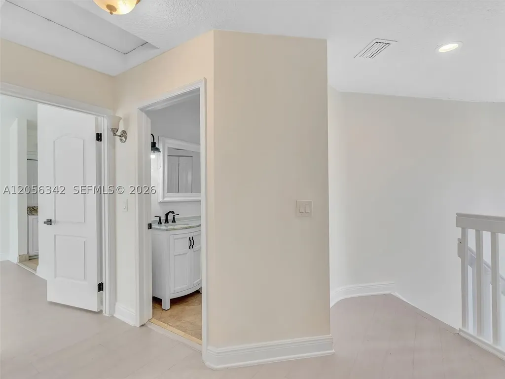 11407 Lakeview Drive Coral Springs FL 33071