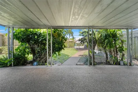 35 NW 49th Avenue Miami FL 33126