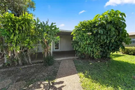 35 NW 49th Avenue Miami FL 33126