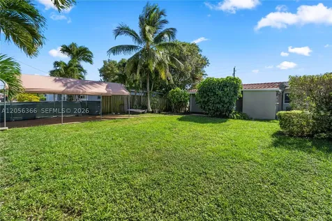 35 NW 49th Avenue Miami FL 33126