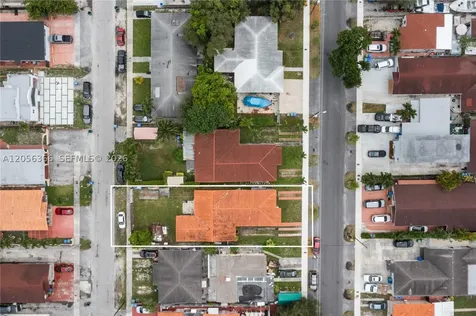 35 NW 49th Avenue Miami FL 33126