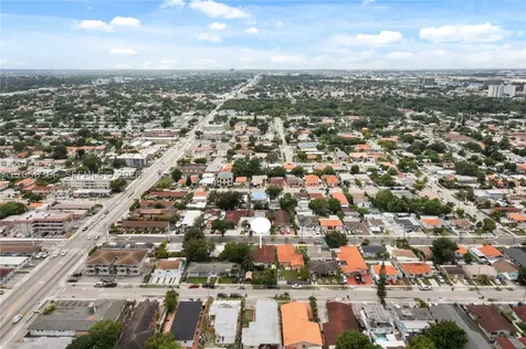 35 NW 49th Avenue Miami FL 33126