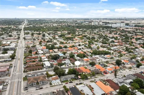 35 NW 49th Avenue Miami FL 33126