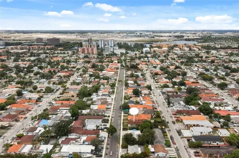 35 NW 49th Avenue Miami FL 33126