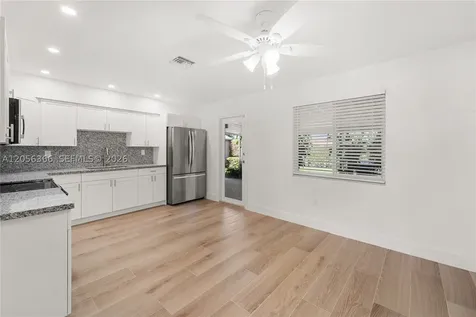 35 NW 49th Avenue Miami FL 33126