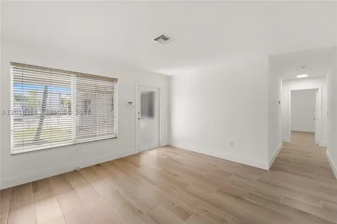 35 NW 49th Avenue Miami FL 33126