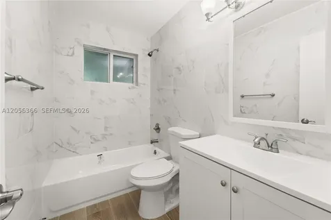 35 NW 49th Avenue Miami FL 33126