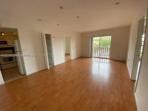 4713 NW 7th Street Miami FL 33126