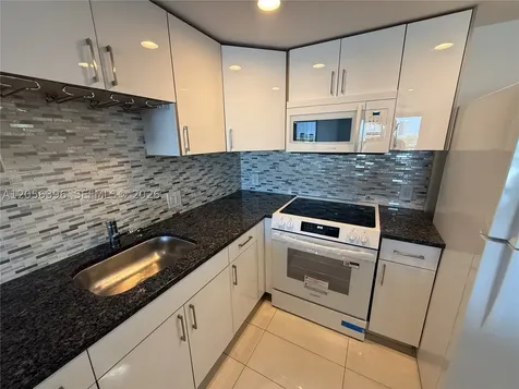 13155 Ixora Court North Miami FL 33181