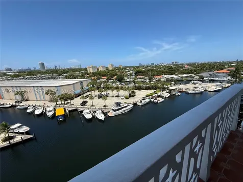13155 Ixora Court North Miami FL 33181