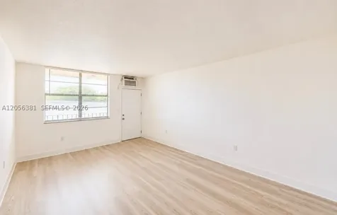 465 E 28th Street Hialeah FL 33013