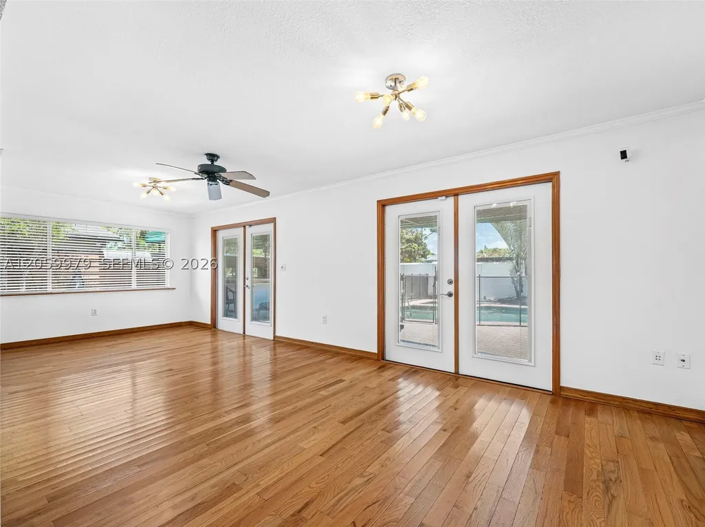 2021 N 52nd Avenue Hollywood FL 33021