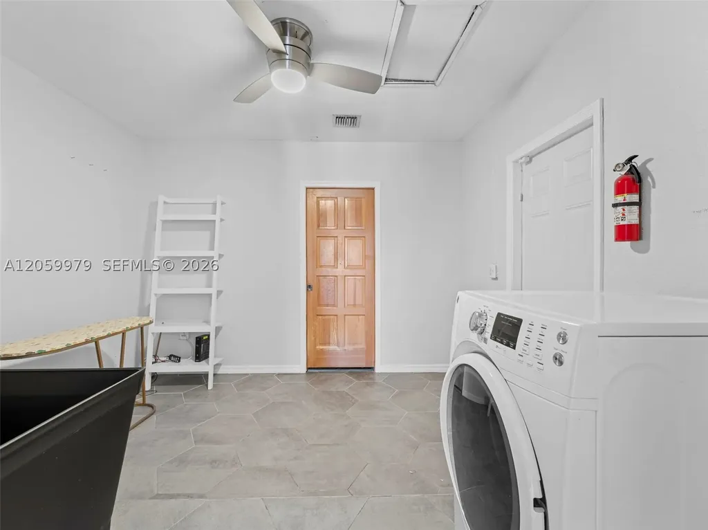 2021 N 52nd Avenue Hollywood FL 33021