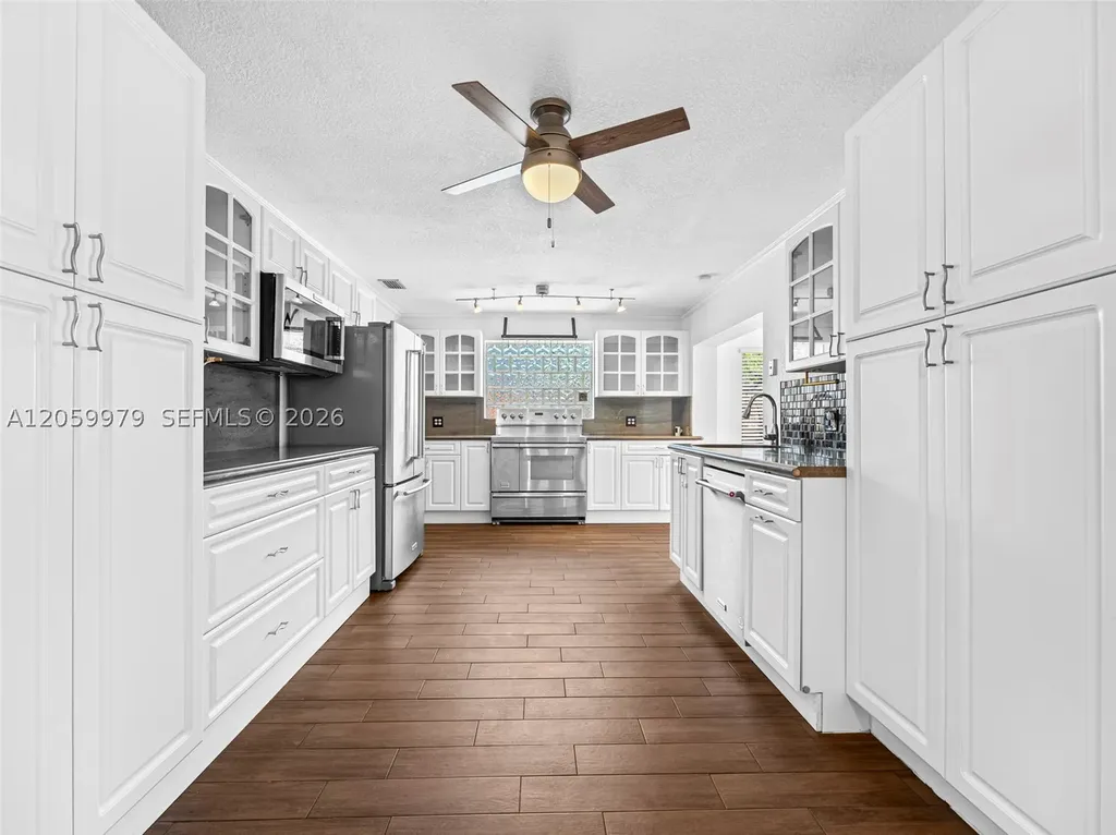 2021 N 52nd Avenue Hollywood FL 33021