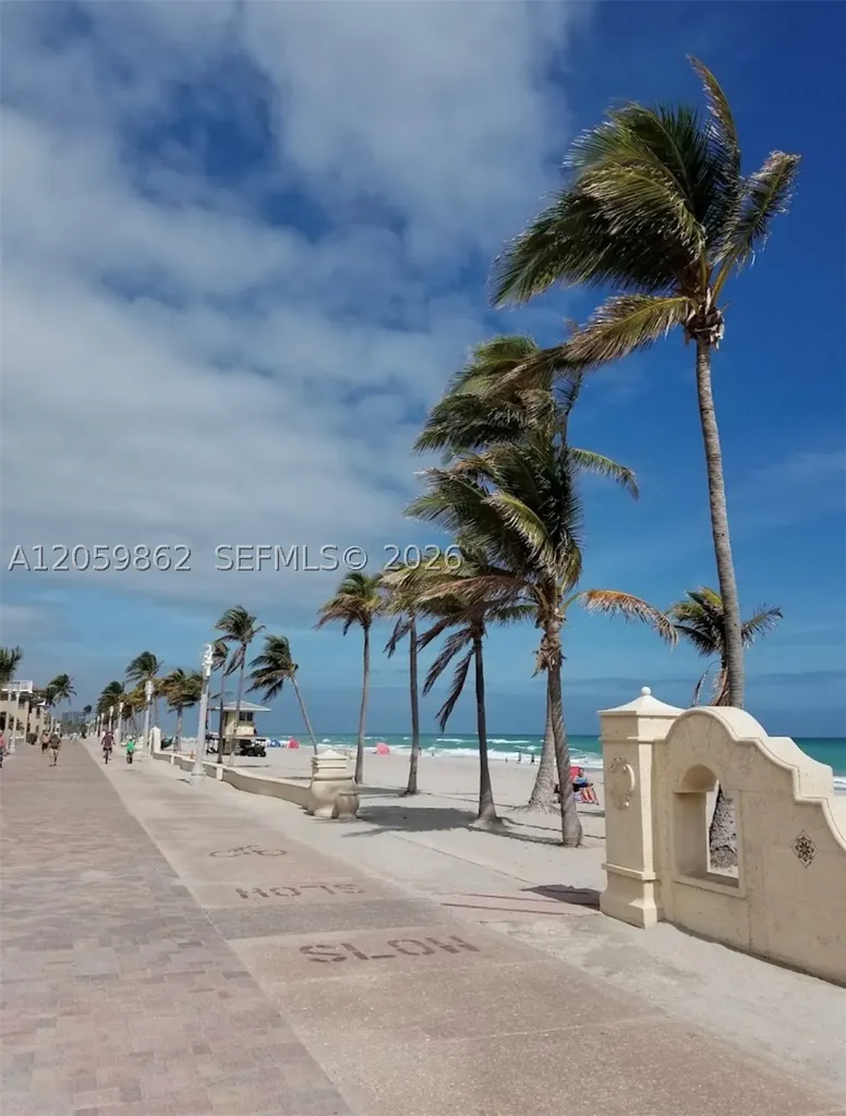 326 Harrison Street Hollywood FL 33019