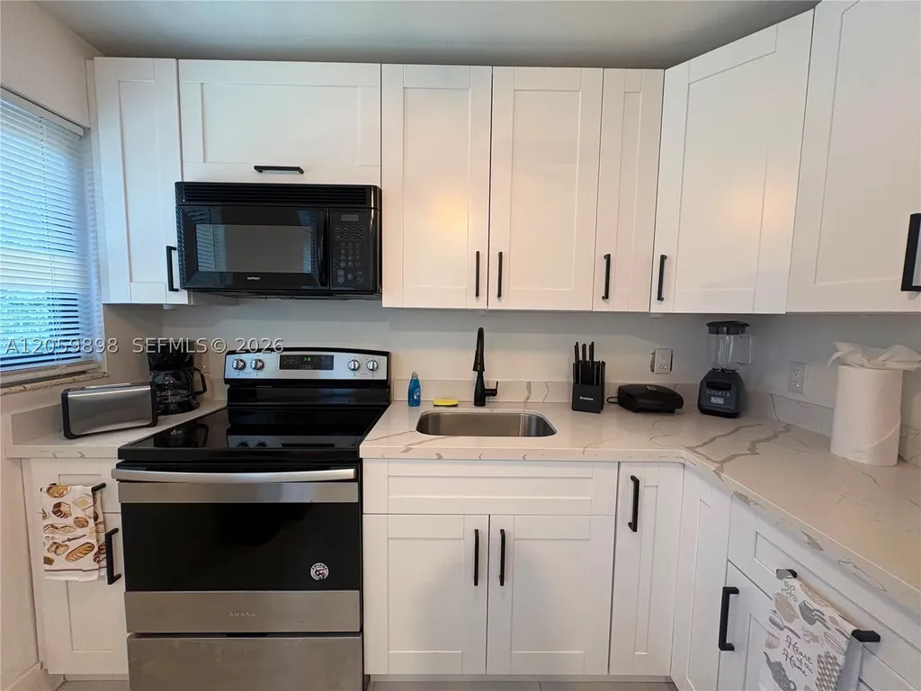 929 SW 10th Avenue Delray Beach FL 33444