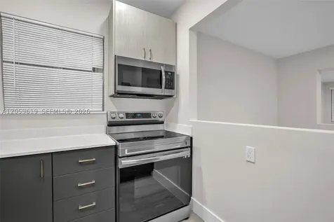 3030 NW 16th Street Miami FL 33125
