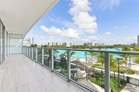 2411 Laguna Circle North Miami FL 33181