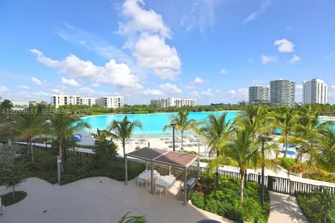 2411 Laguna Circle North Miami FL 33181