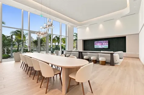 2411 Laguna Circle North Miami FL 33181