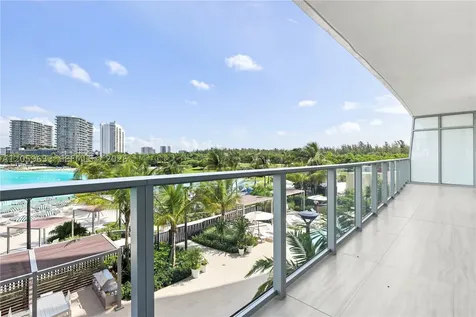 2411 Laguna Circle North Miami FL 33181