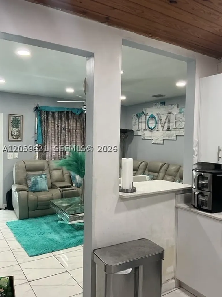 6404 Grant Court Hollywood FL 33024