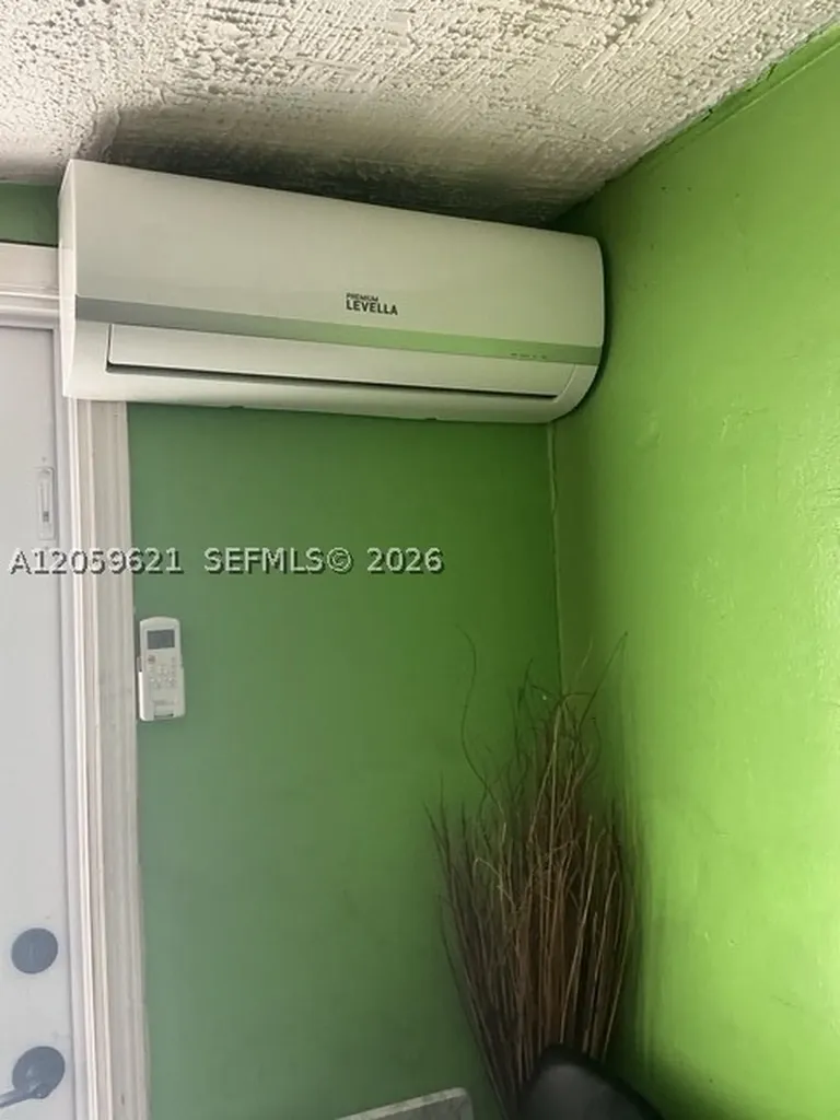 6404 Grant Court Hollywood FL 33024