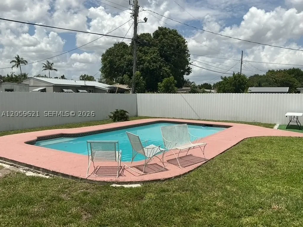 6404 Grant Court Hollywood FL 33024