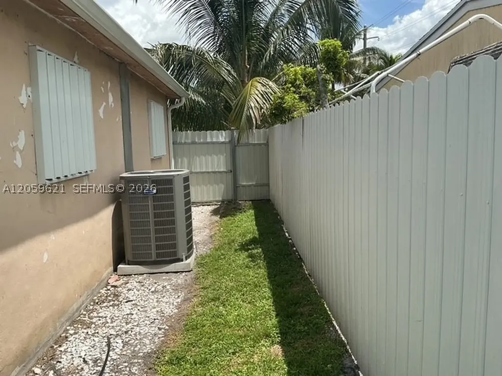 6404 Grant Court Hollywood FL 33024