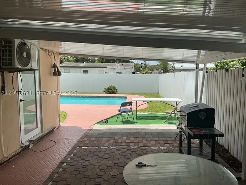 6404 Grant Court Hollywood FL 33024