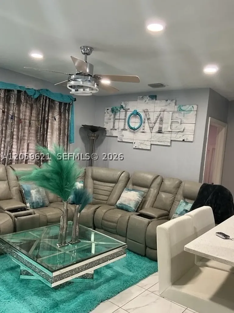 6404 Grant Court Hollywood FL 33024