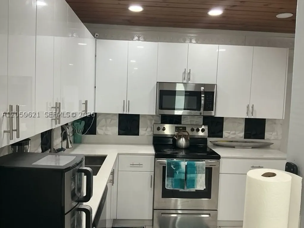 6404 Grant Court Hollywood FL 33024