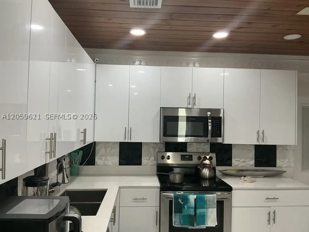 6404 Grant Court Hollywood FL 33024