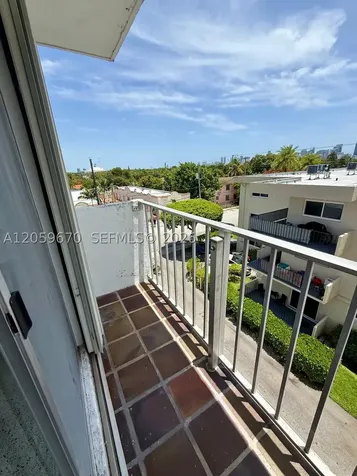 1736 SW 19th Street Miami FL 33145