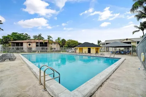 931 NE 199th Street Miami FL 33179