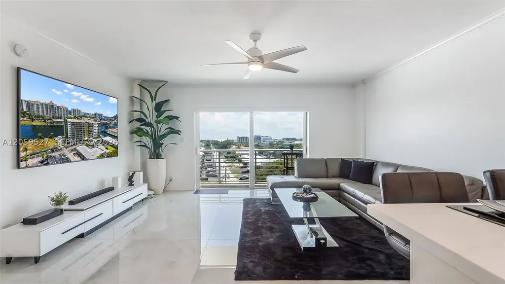 2900 NE 30th Street Fort Lauderdale FL 33306
