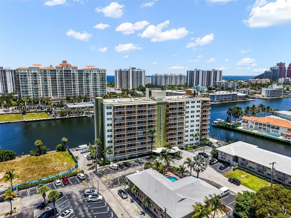 2900 NE 30th Street Fort Lauderdale FL 33306