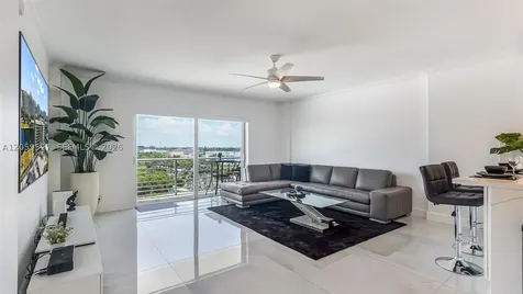 2900 NE 30th Street Fort Lauderdale FL 33306